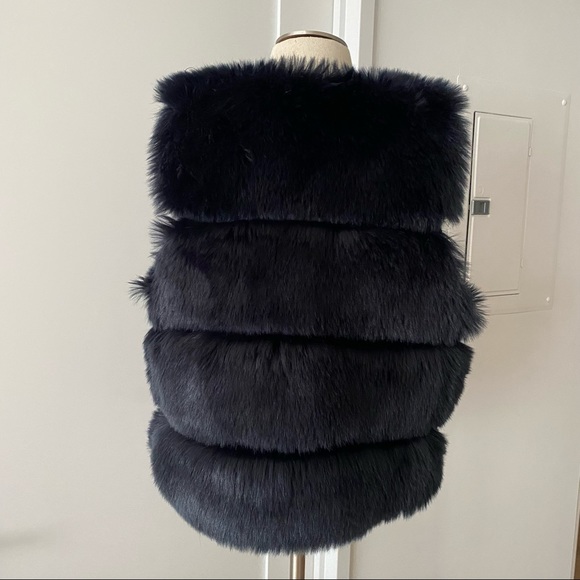 Popski London "Faye" Faux Fur Vest Gilet Navy Blue One Size - Picture 3 of 5
